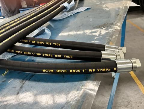 How to repair a leaking rubber hose?