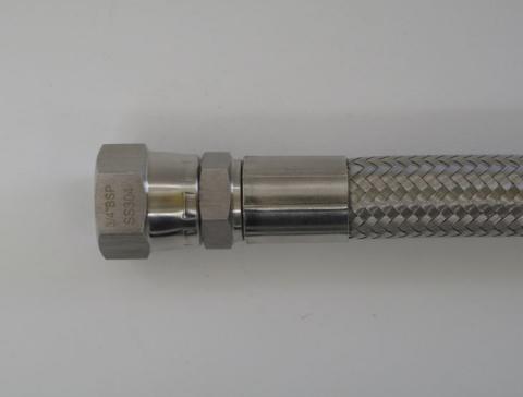 Selection and application of corrosion-resistant rubber hoses: choosing the right hose for complex e