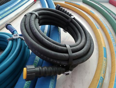 2Heavy-duty UPE wear-resistant rubber hose transmits high pressure stably to improve work efficiency