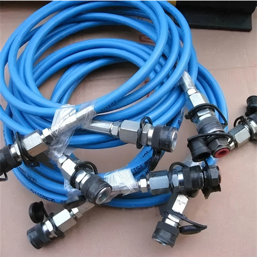 PTFE hose with high temperature resistance of 200 ℃, strong acid and alkali resistance, smooth and n