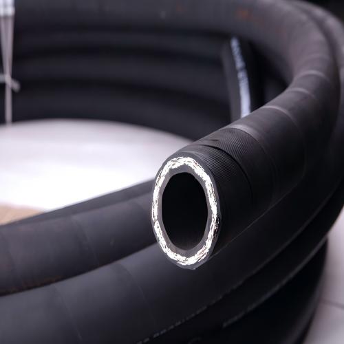 Industrial rubber hose wear-resistant inner lining layer resistant to quartz sand impact for mining